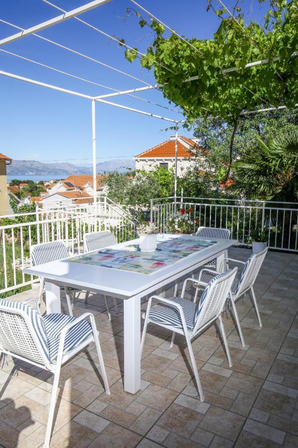 Artistic Summer House Marinovic With Garden&Bbq Supetar Bagian luar foto