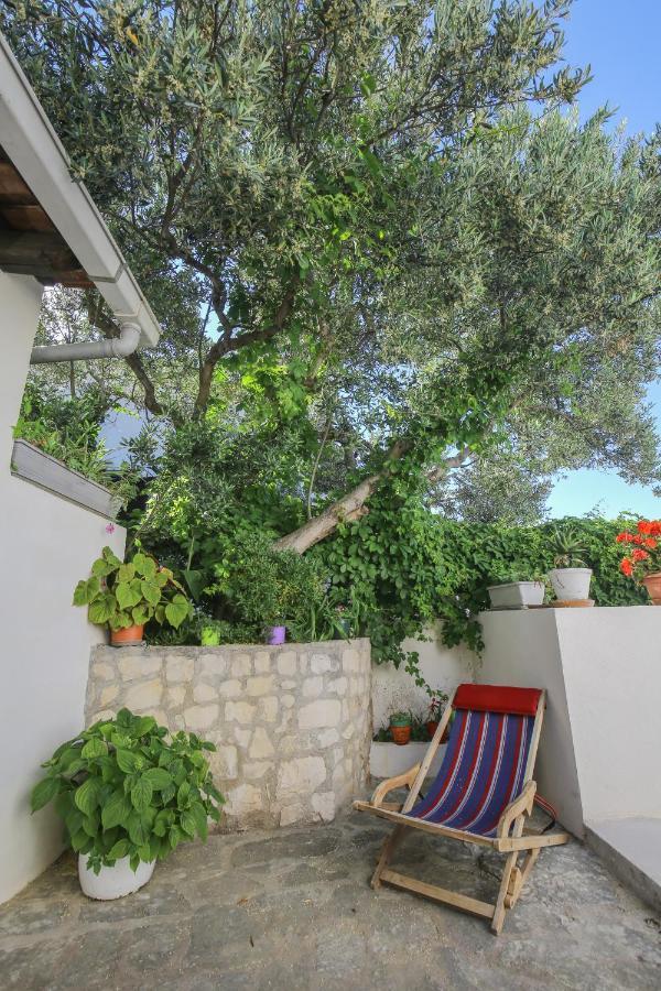Artistic Summer House Marinovic With Garden&Bbq Supetar Bagian luar foto